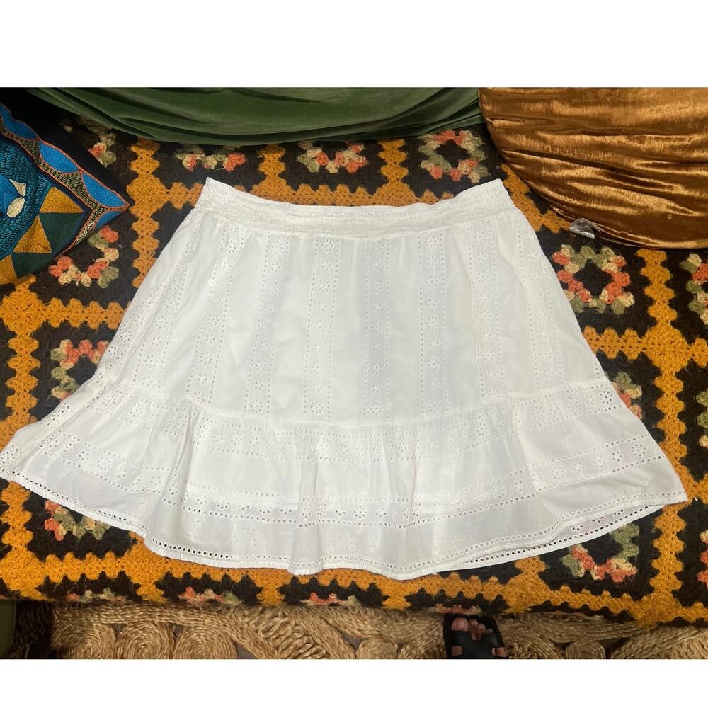 American Eagle White Eyelet Tiered Mini Skirt - Smocked High Waist Boho XL - Picture 2 of 5